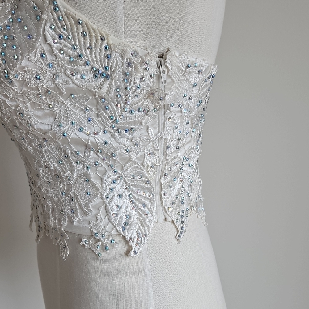 Formal white lace top and pink taffeta pleated skirt - Picture 6 of 7